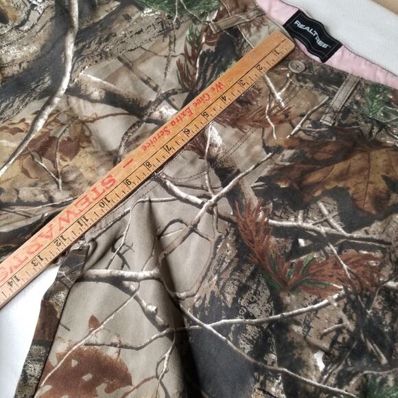 Realtree Camo Cargo Pants Women's sz 18/20 Hunting Outdoors Camouflage lot of 2 - Picture 7 of 10